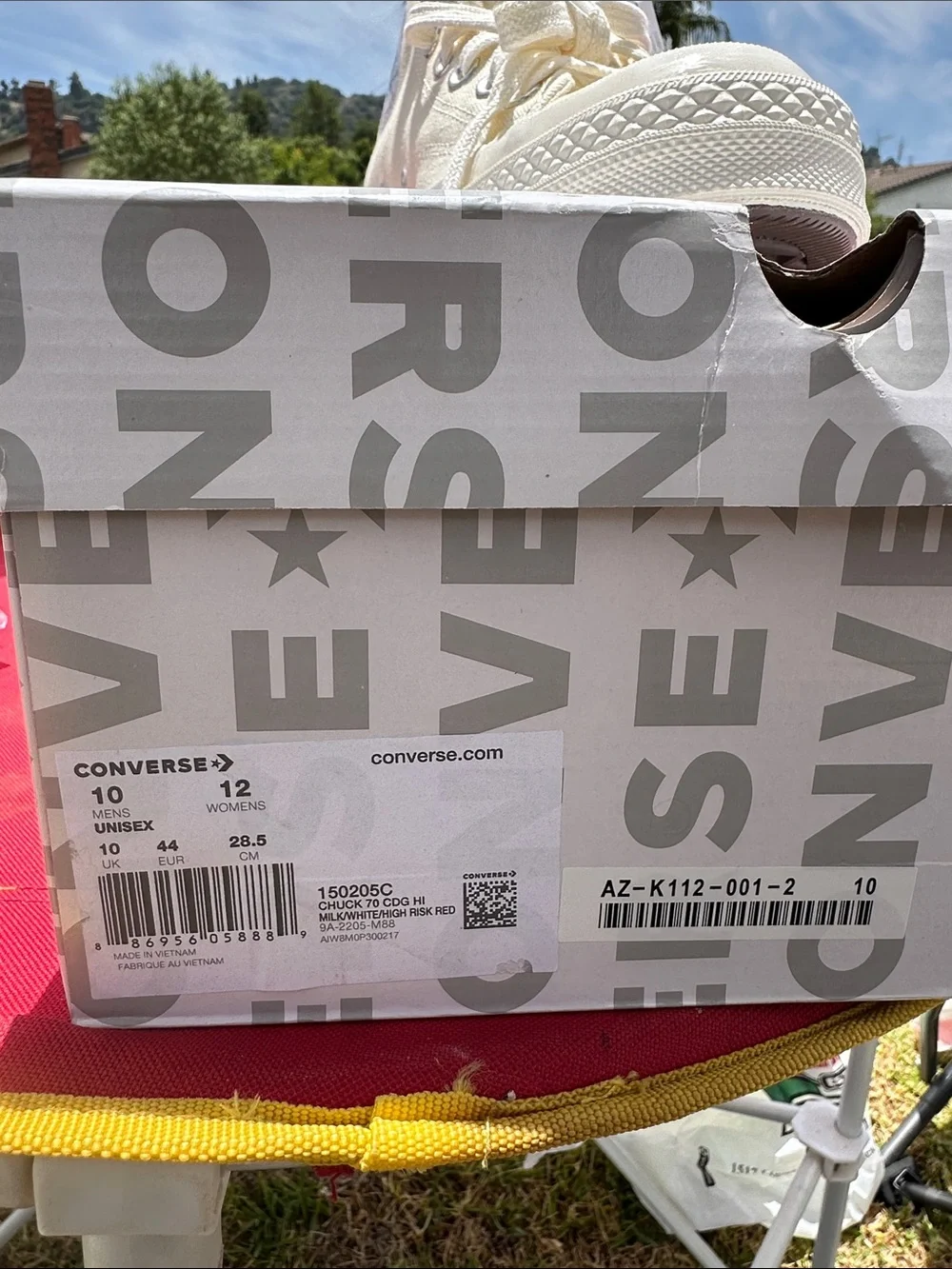 Converse Cream High-Top Sneakers with Red Heart Graphic - Picture 2 of 12